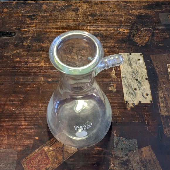 PYREX no. 5340 Filtering Flask with Sidearm Tubulation, 1L/1000ml, ungraduated - Picture 3 of 5